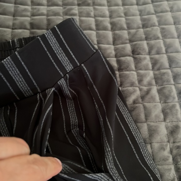 Capri pants - Picture 3 of 4